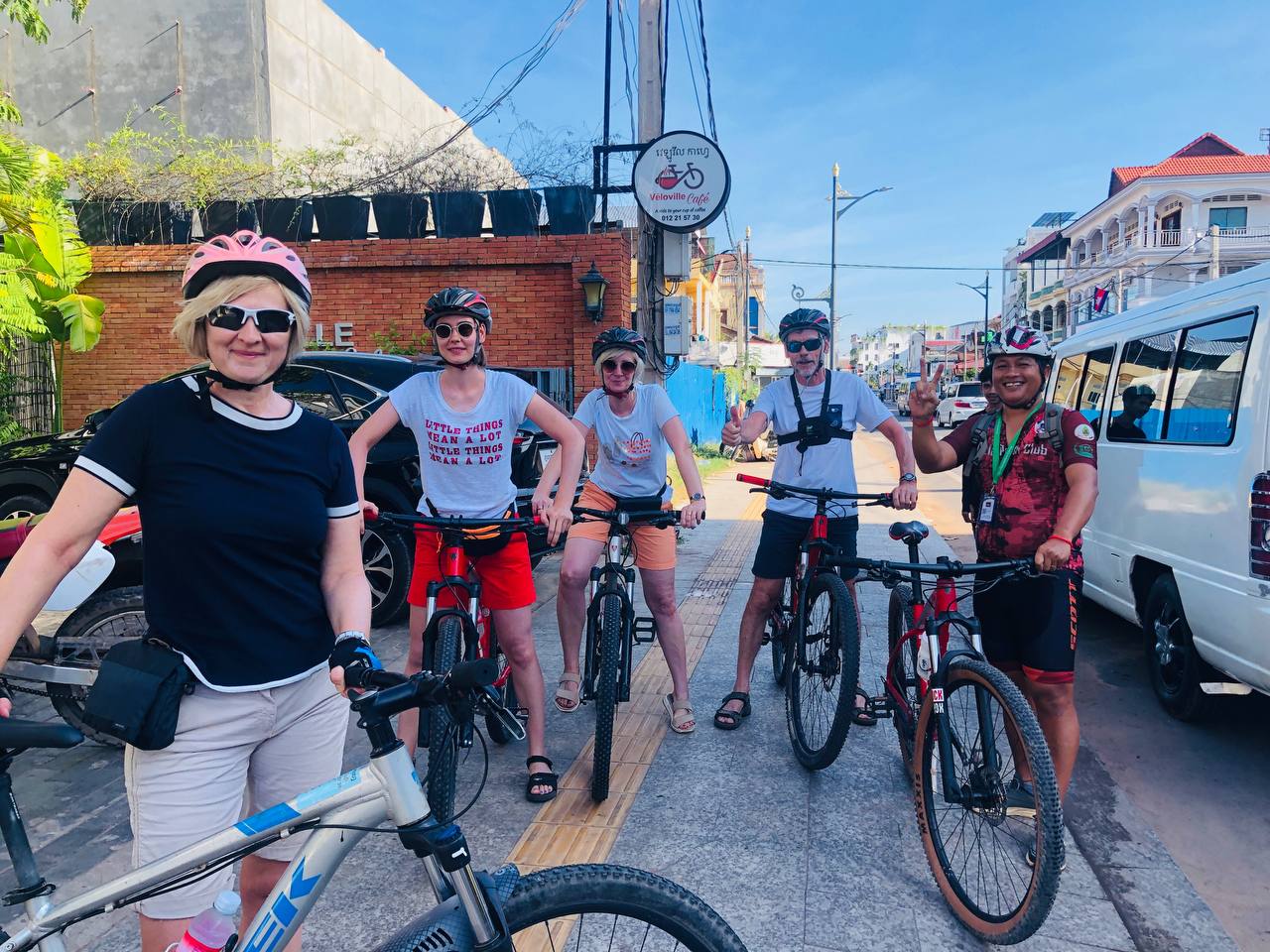 Phnom Penh Cycling To Siem Reap 6 Days